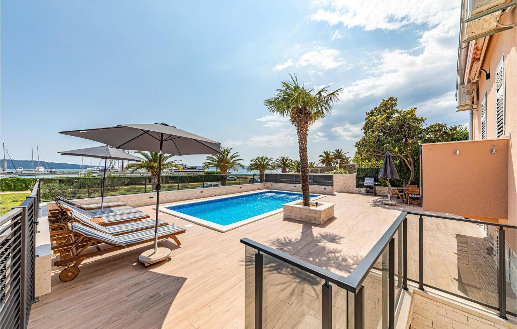 Gorgeous Home In Kastel Gomilica With Wifi Kastela Dış mekan fotoğraf