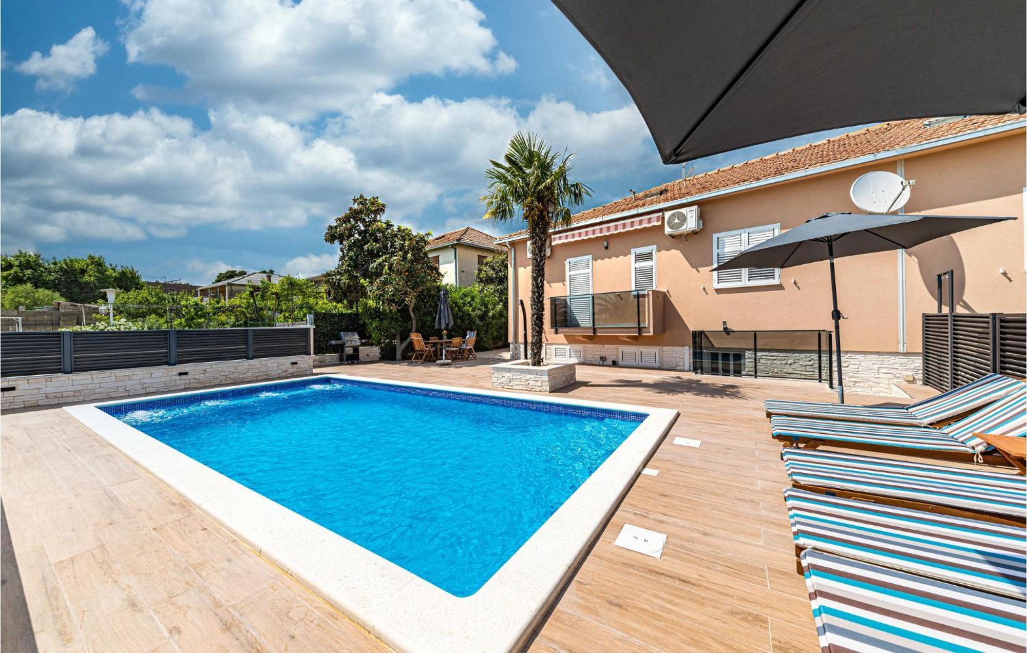 Gorgeous Home In Kastel Gomilica With Wifi Kastela Dış mekan fotoğraf