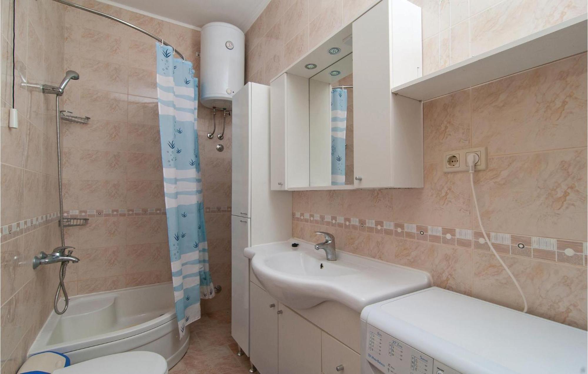 Gorgeous Home In Kastel Gomilica With Wifi Kastela Dış mekan fotoğraf